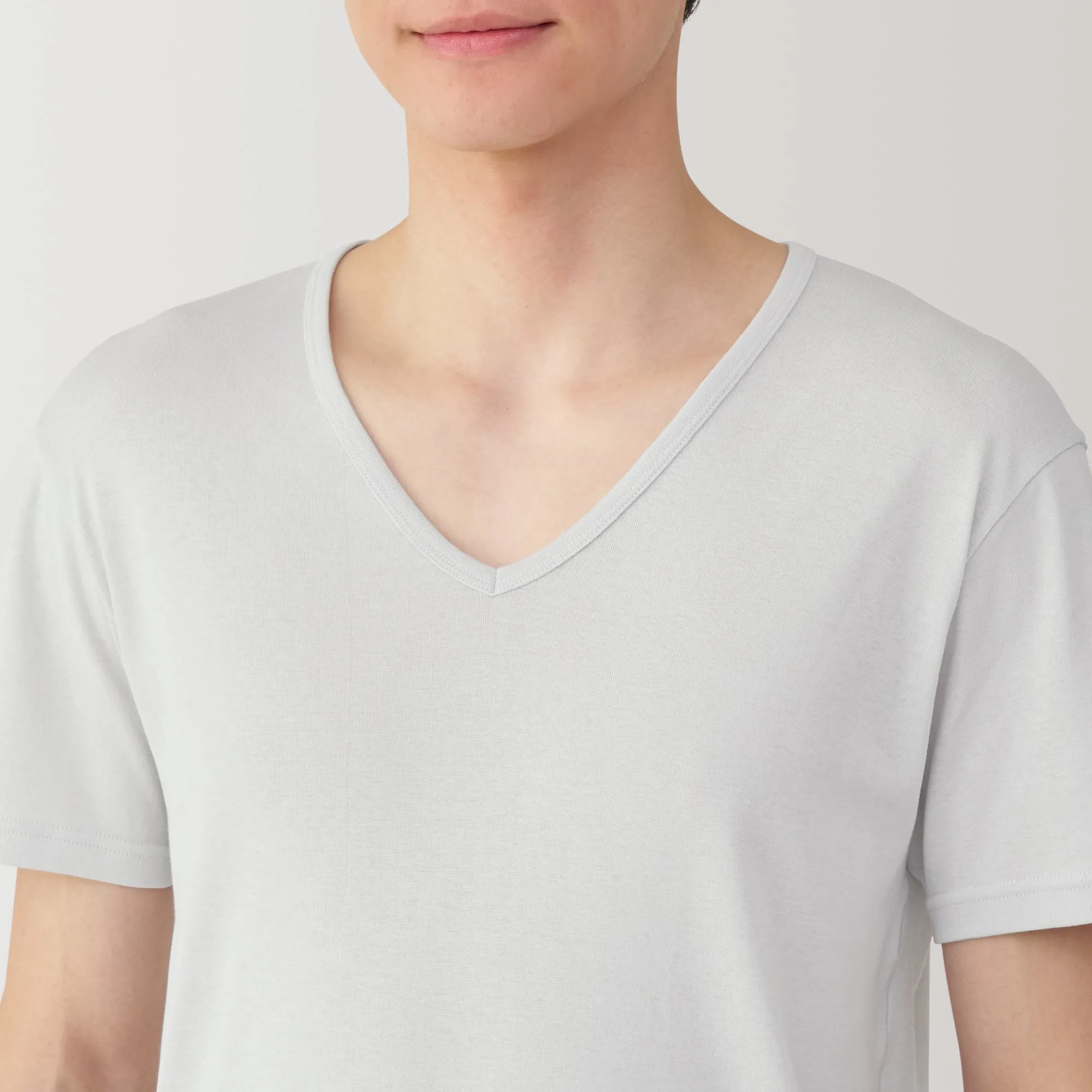 Men's Moisture-Wicking Cotton V-Neck Short Sleeve T-Shirt